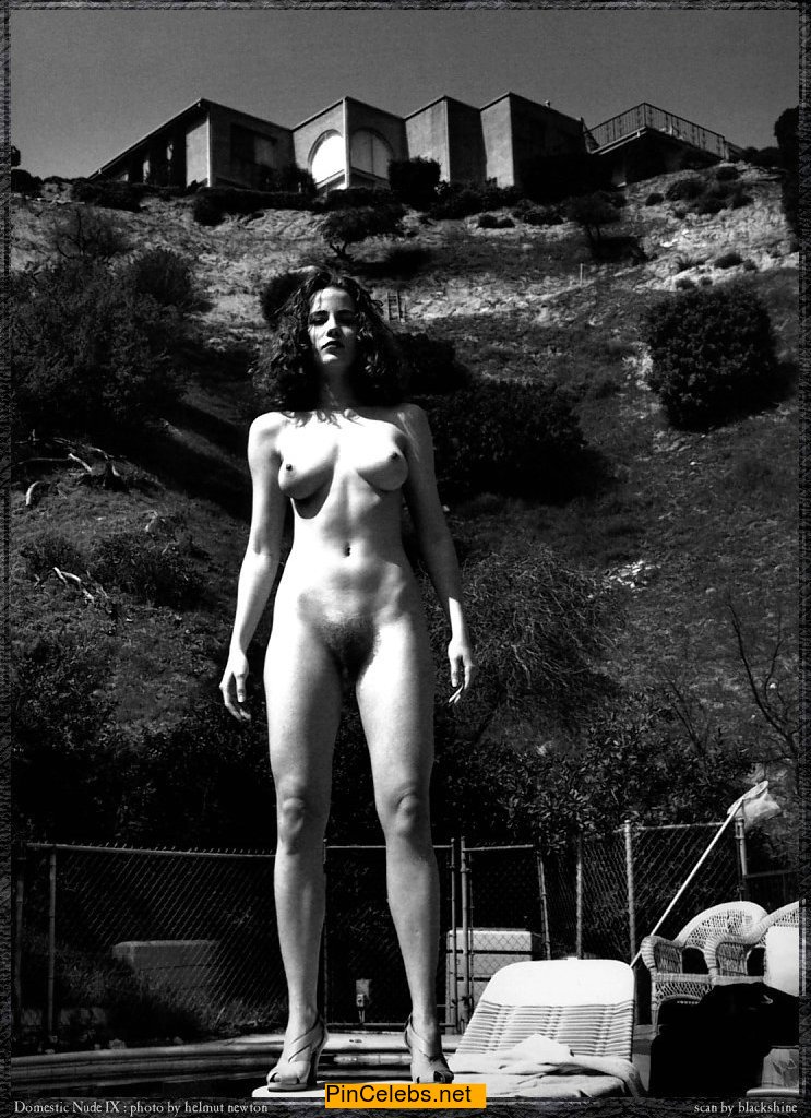 Penelope Ann Miller nude. 