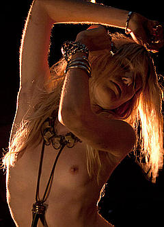 Blonde Dree Hemingway topless